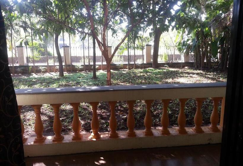 Hotel Rainwood Residency 13