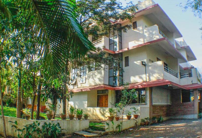 Hotel Rainwood Residency 7