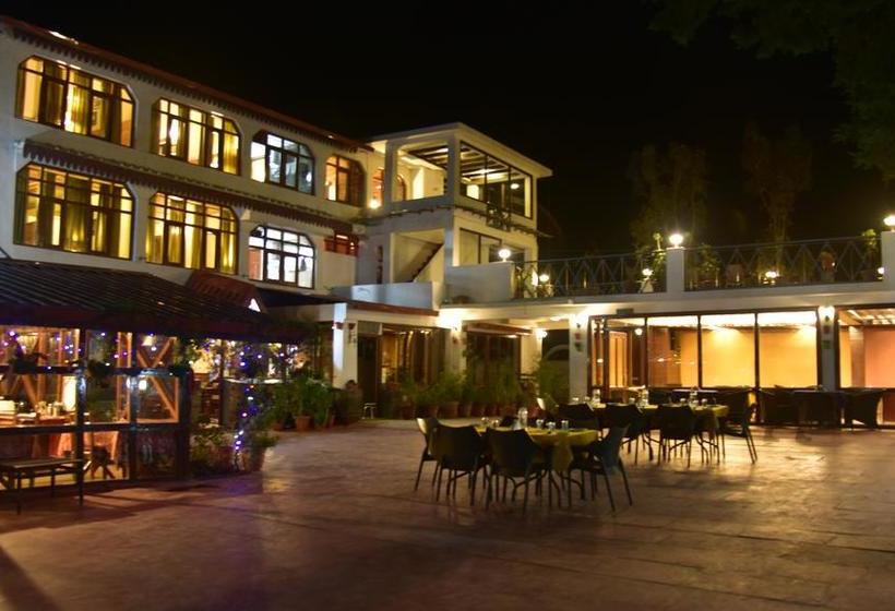 Resort The Hermitage Kanatal 10