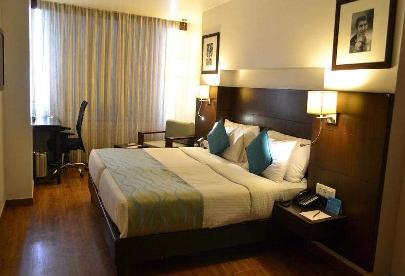 Hotel Oyo Premium Jetalpur Road 4