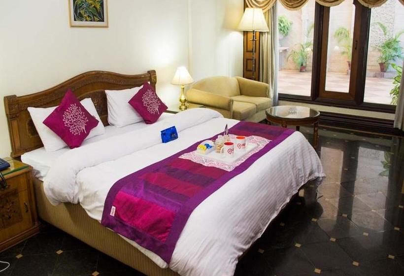 Hotel Oyo Premium Saheed Nagar 16