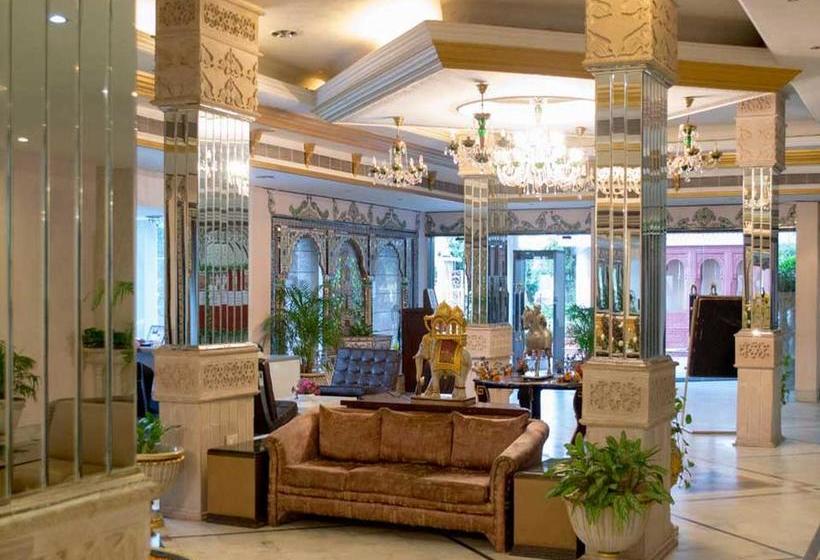 Hotel Oyo Premium Saheed Nagar 4