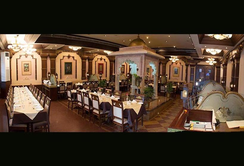 Hotel Oyo Premium Saheed Nagar 6