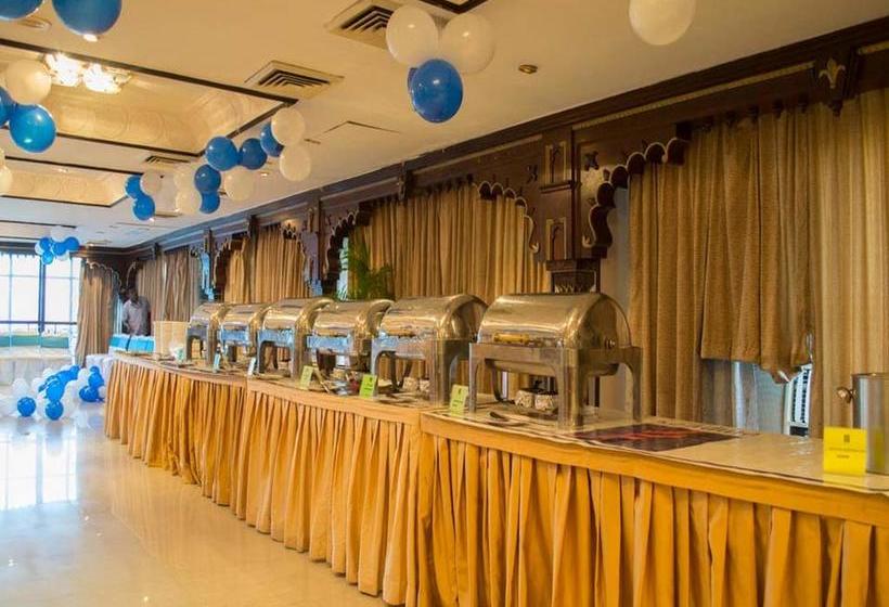 Hotel Oyo Premium Saheed Nagar 7