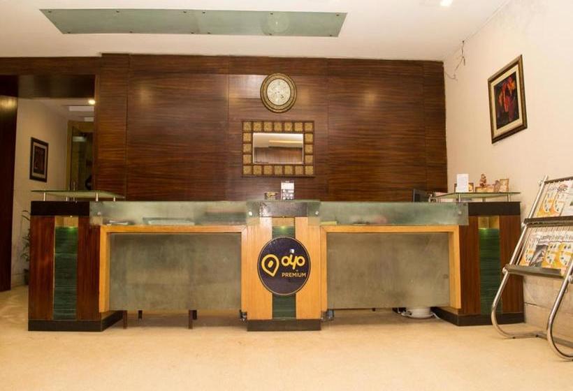 Hotel Oyo Premium Satya Nagar 1