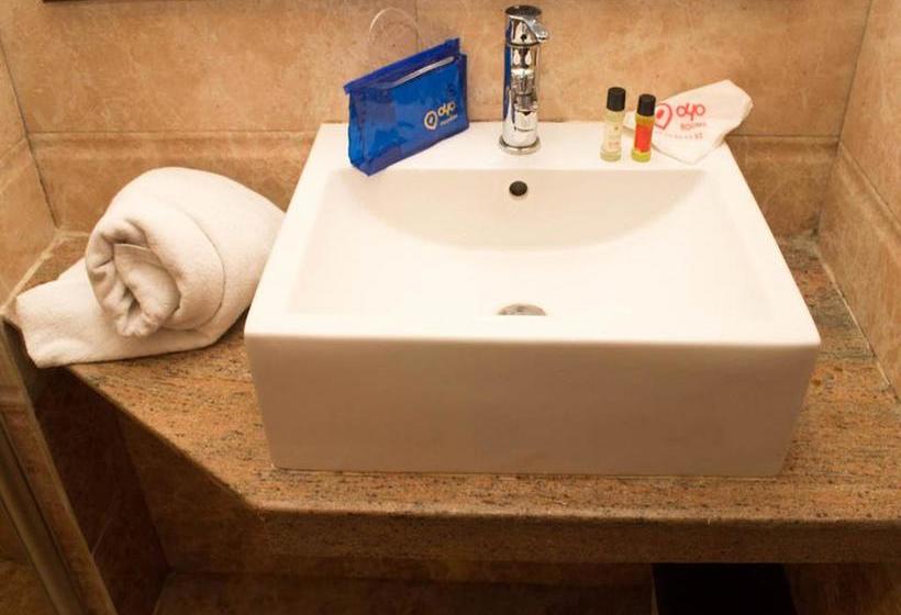 Hotel Oyo Premium Satya Nagar 15