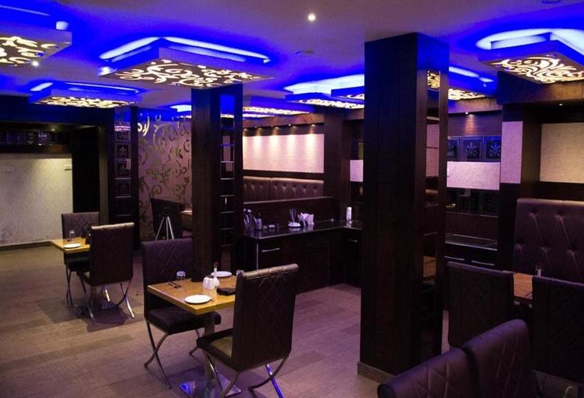 Hotel Oyo Premium Satya Nagar 3