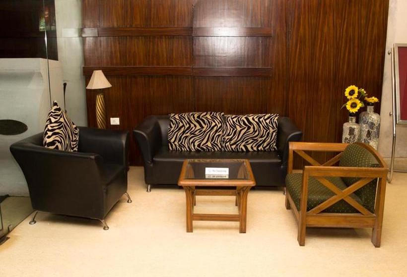 Hotel Oyo Premium Satya Nagar 4