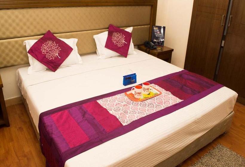 Hotel Oyo Premium Satya Nagar 7