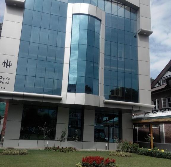 Hotel The Hyde Park Inn 10