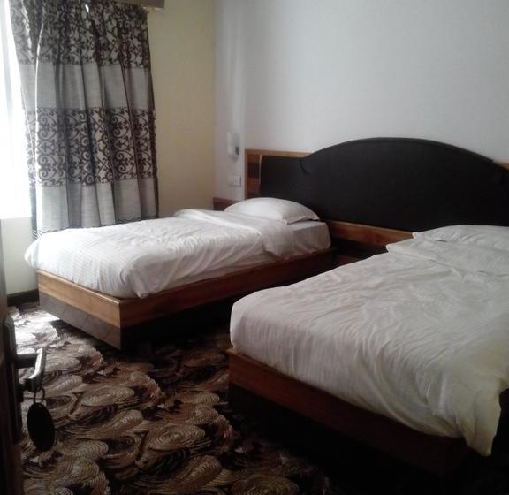 Hotel The Hyde Park Inn 11