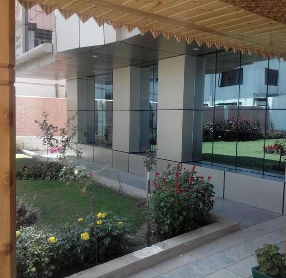 Hotel The Hyde Park Inn 14