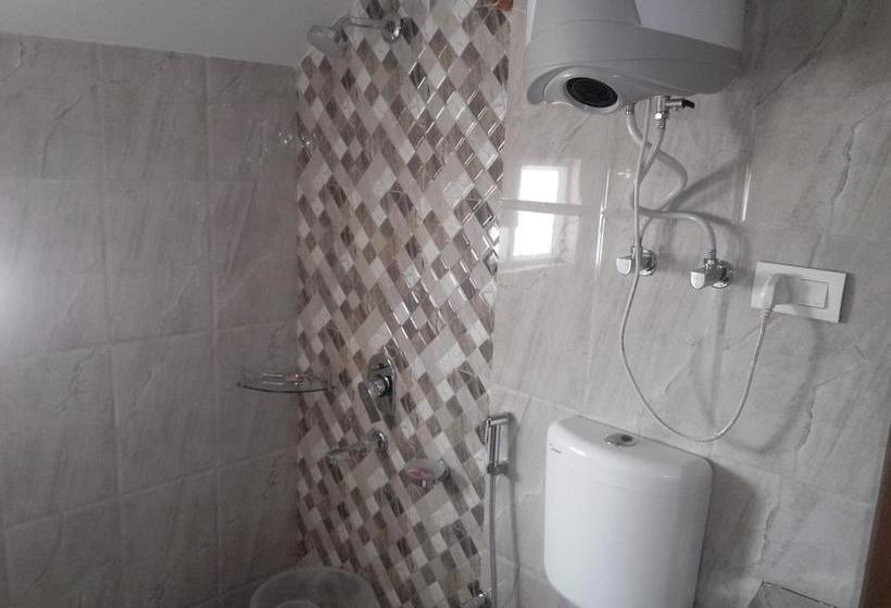 Hotel The Hyde Park Inn 3