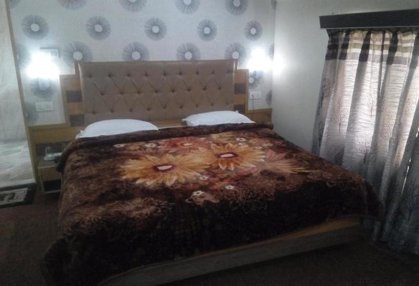 Hotel The Hyde Park Inn 4