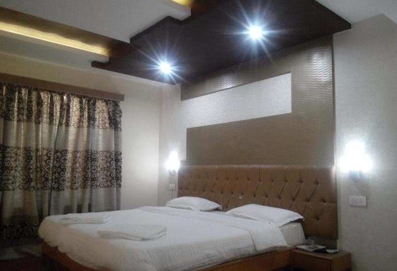 Hotel The Hyde Park Inn 5