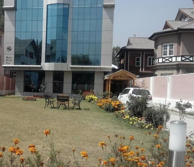 Hotel The Hyde Park Inn 9