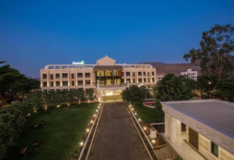 Hotel Three Leaves 1