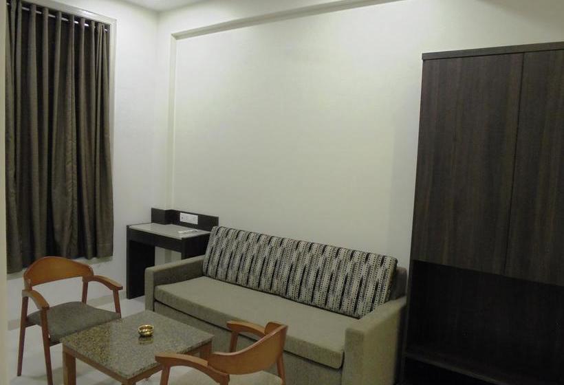 Hotel Three Leaves 15