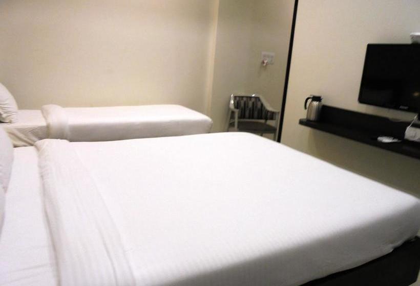 Hotel Three Leaves 19