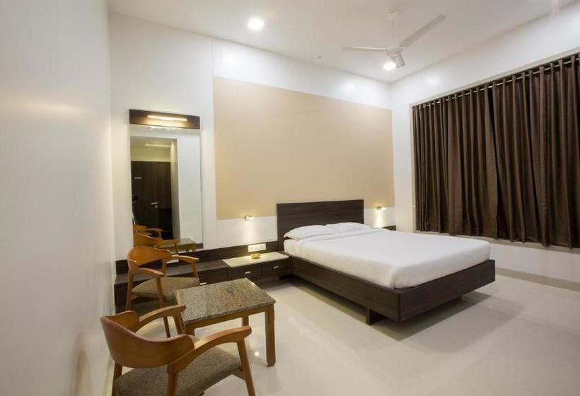 Hotel Three Leaves 2