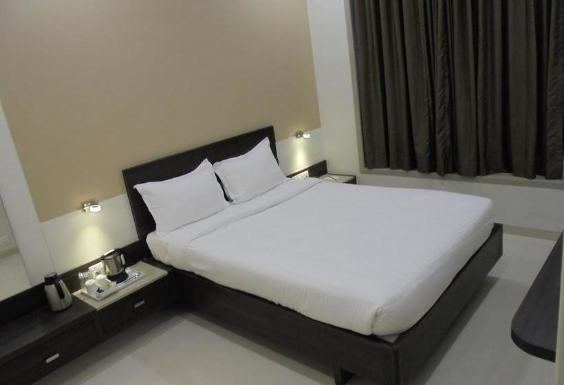 Hotel Three Leaves 20