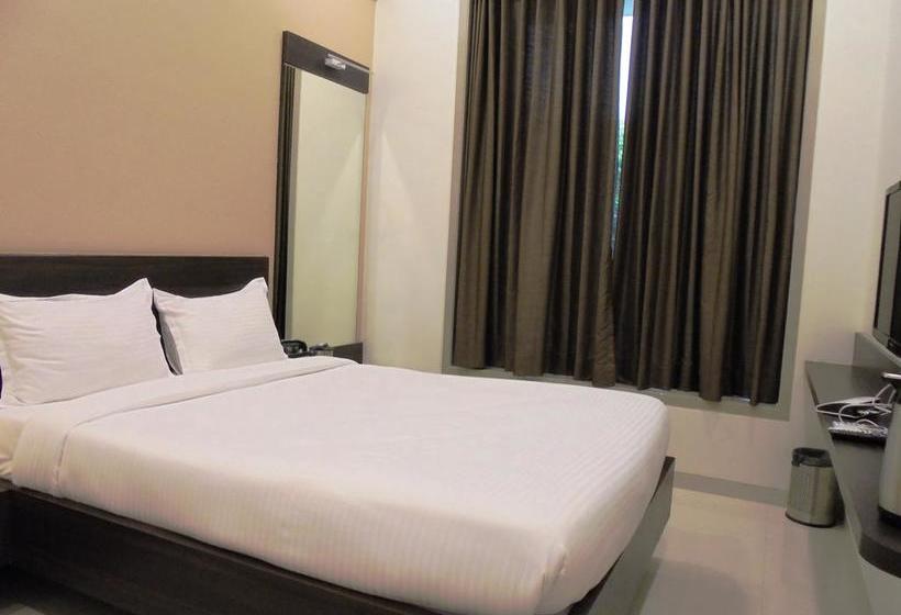 Hotel Three Leaves 3