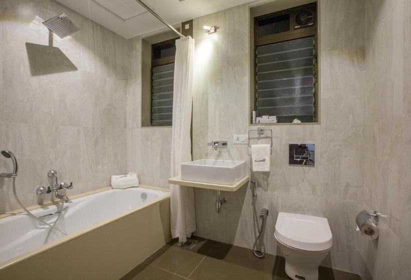 Hotel Three Leaves 4