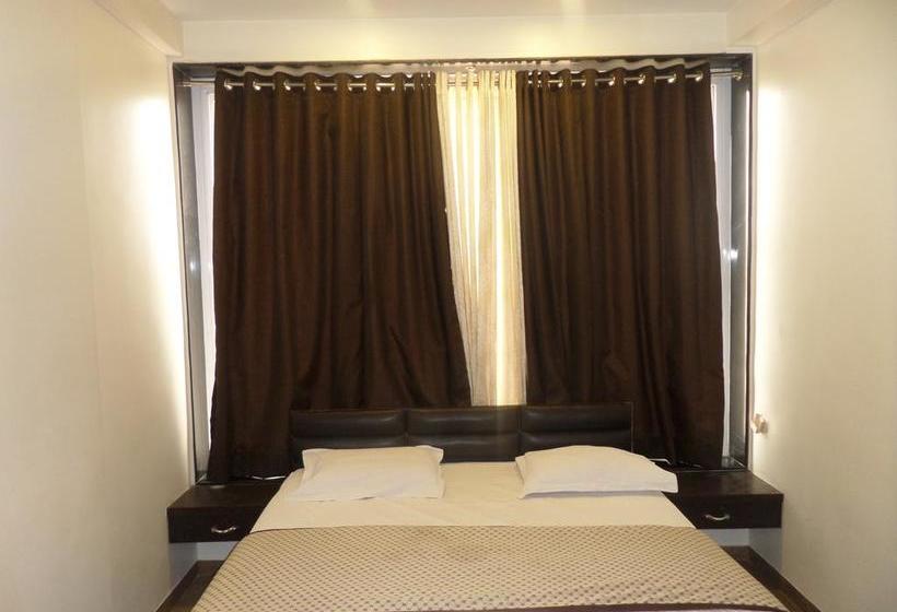 Hotel Shades Of Royal 11