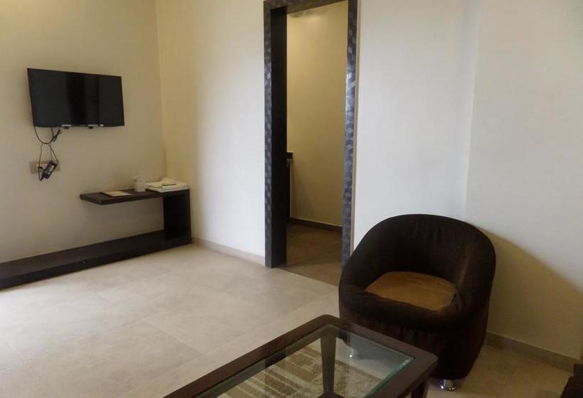 Hotel Shades Of Royal 2