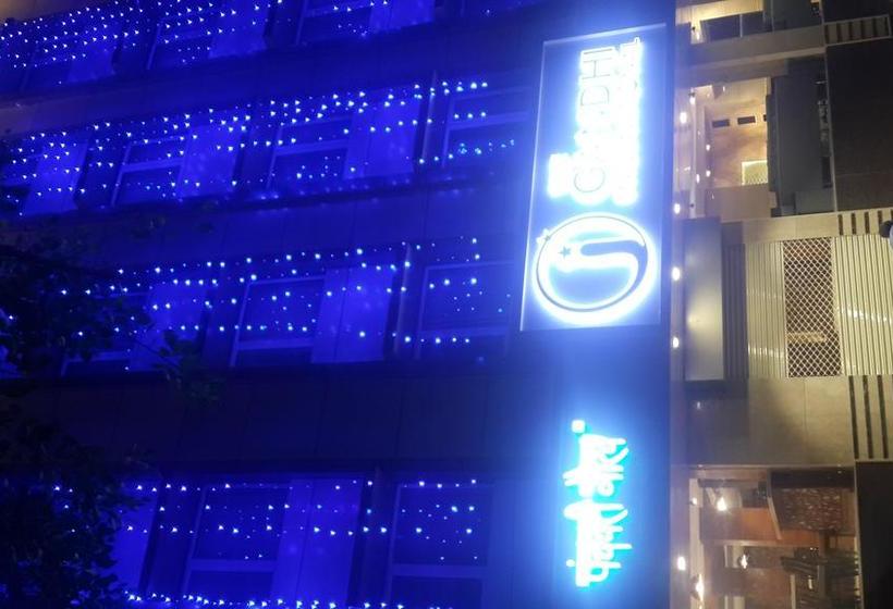 Hotel The Gandhi International