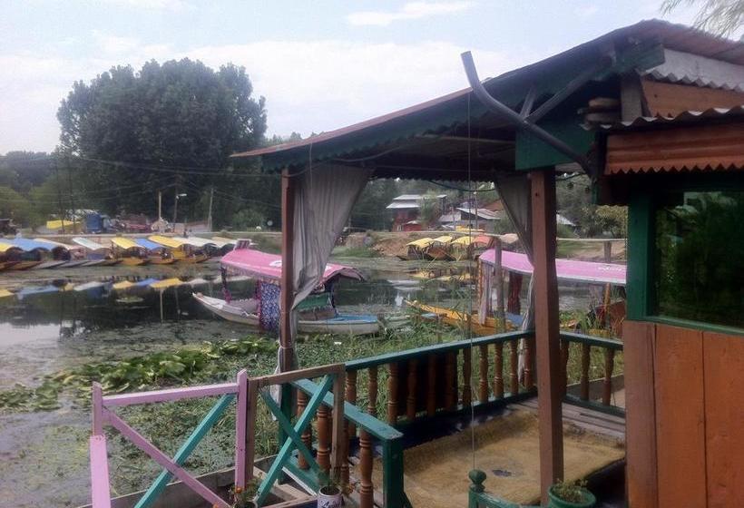 Bed and Breakfast Cheese Maxie Srinagar