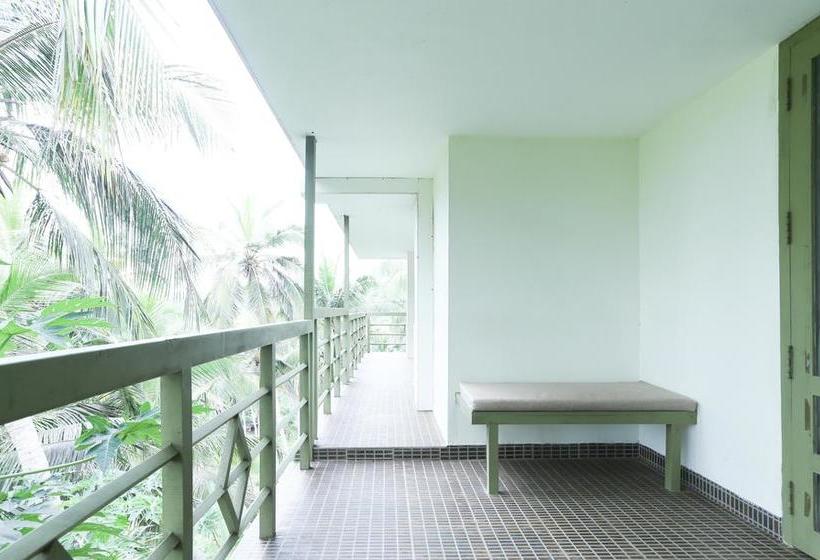 Hill Gardens Ayurvedic Resort 10