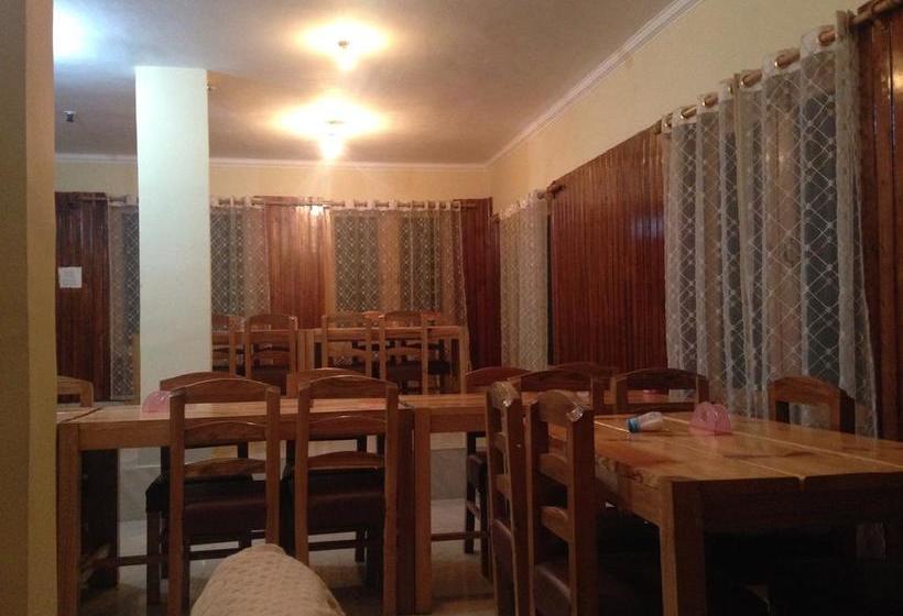 Hotel Castle Rock 13