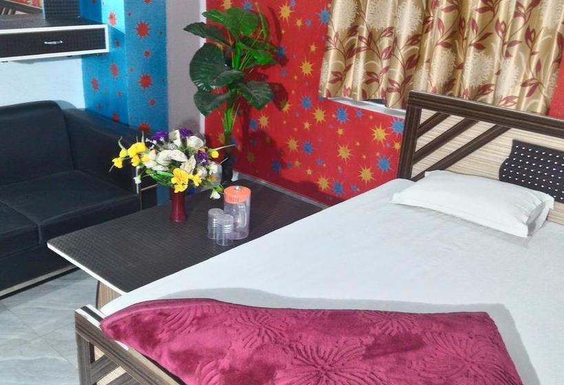 Hotel Radhika Palace 8