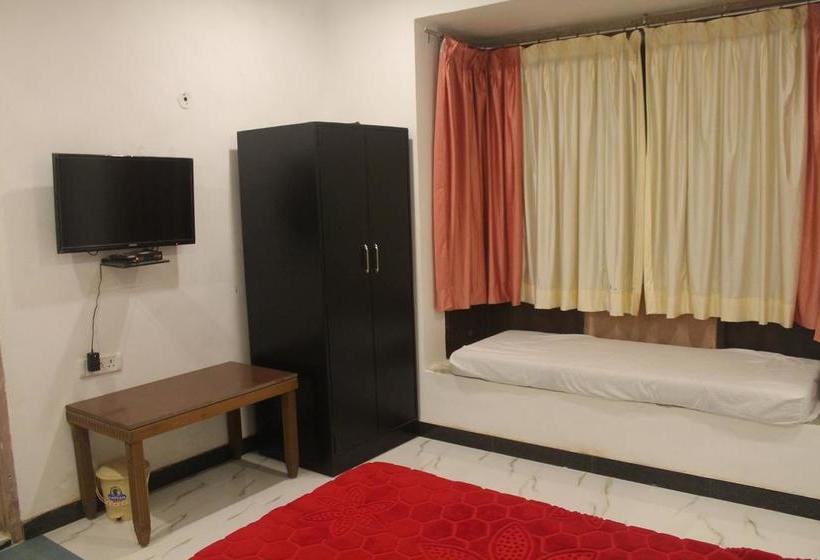 Hotel Rajgarh 11