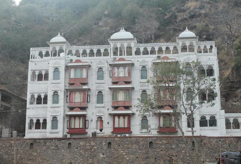 Hotel Rajgarh 9