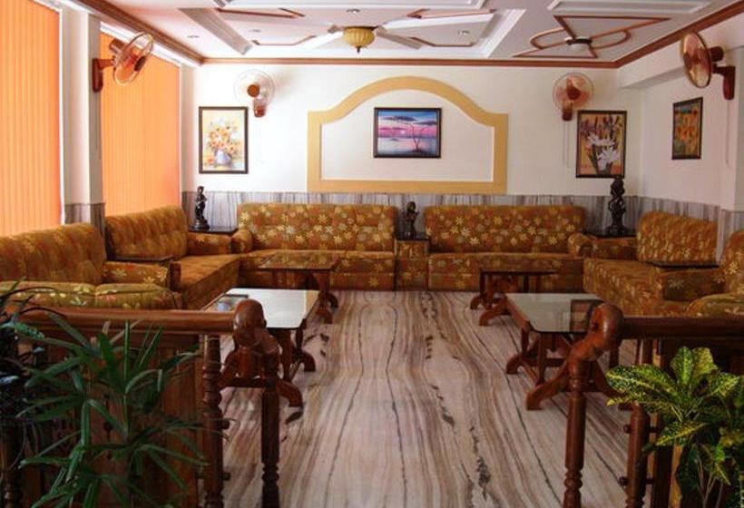 Hotel Chirag International 7