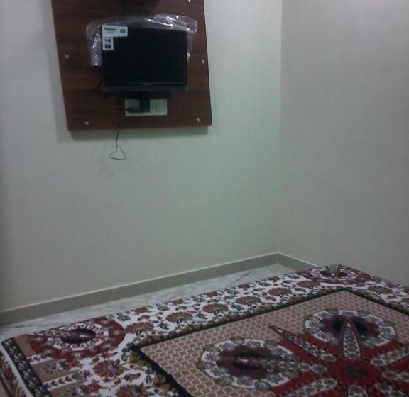 Hotel Honey Bunny 14