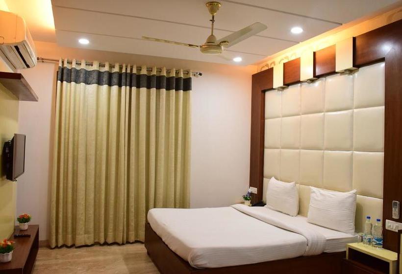 Bed and Breakfast When In Gurgaon Suites 1