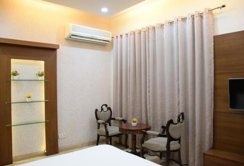 Bed and Breakfast When In Gurgaon Suites 15