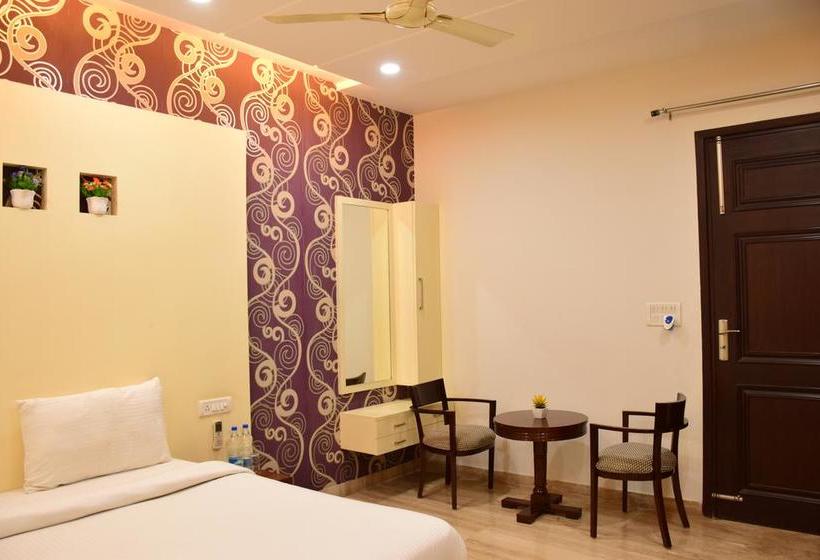 Bed and Breakfast When In Gurgaon Suites 18