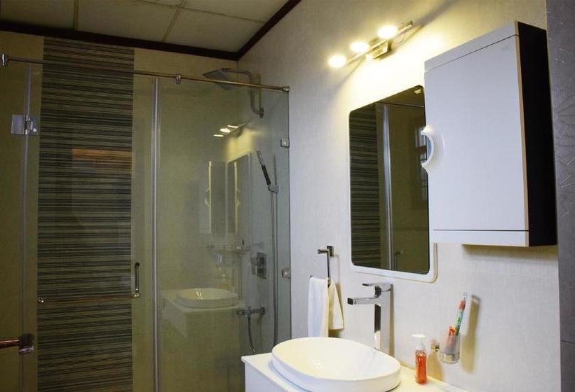 Bed and Breakfast When In Gurgaon Suites 3