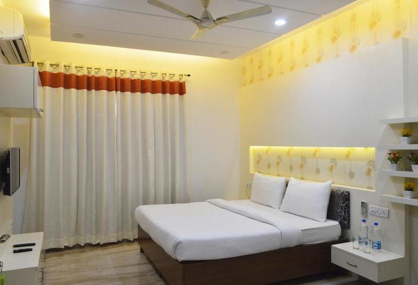 Bed and Breakfast When In Gurgaon Suites 8