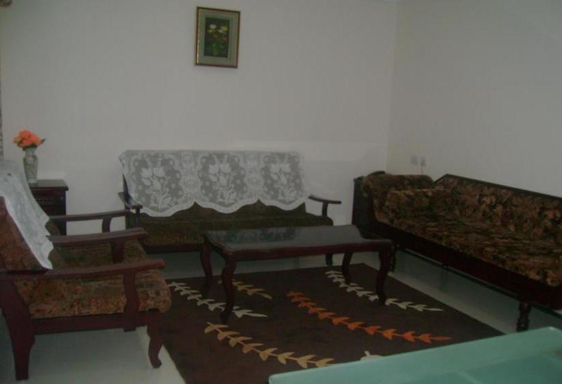 Hotel Kpm Tripenta 13