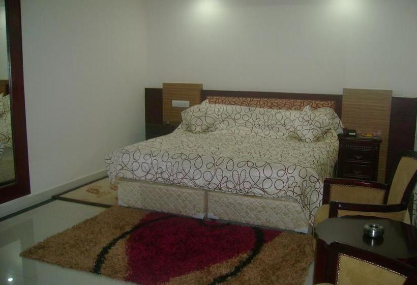 Hotel Kpm Tripenta 18