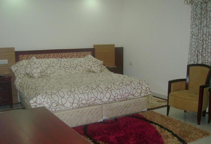 Hotel Kpm Tripenta 9