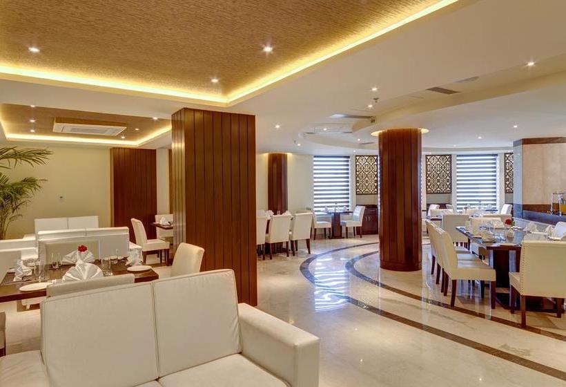 Days Hotel Jalandhar 14