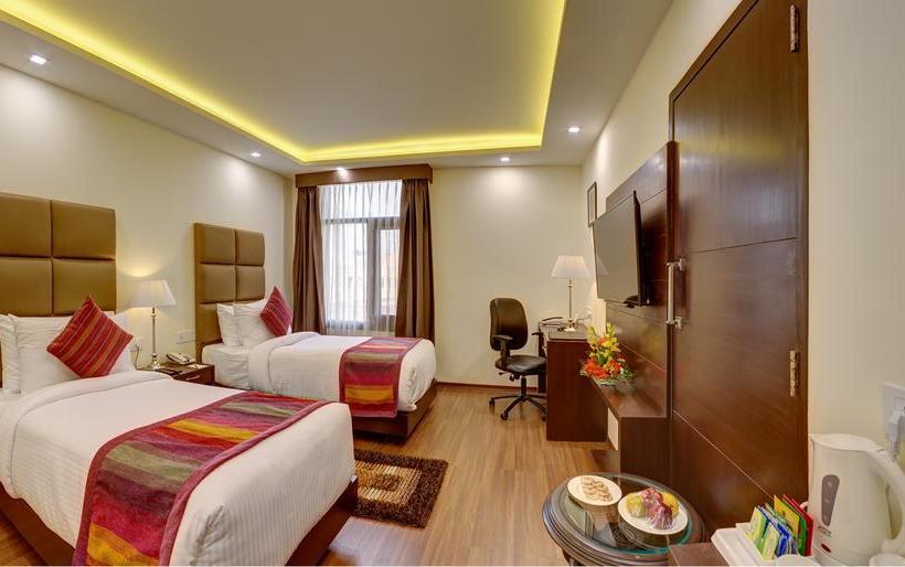 Days Hotel Jalandhar 6