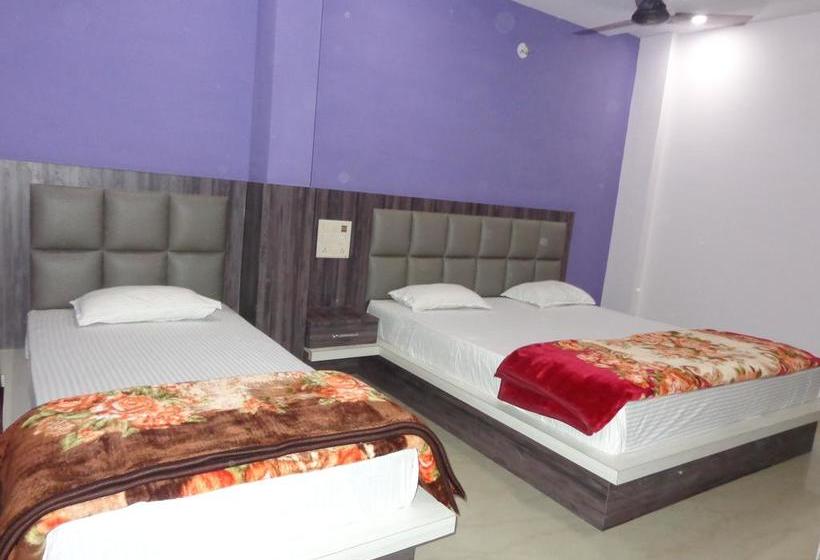 Hotel Paradise Residency 12