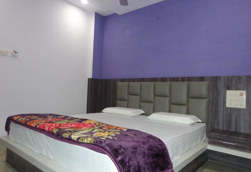 Hotel Paradise Residency 16